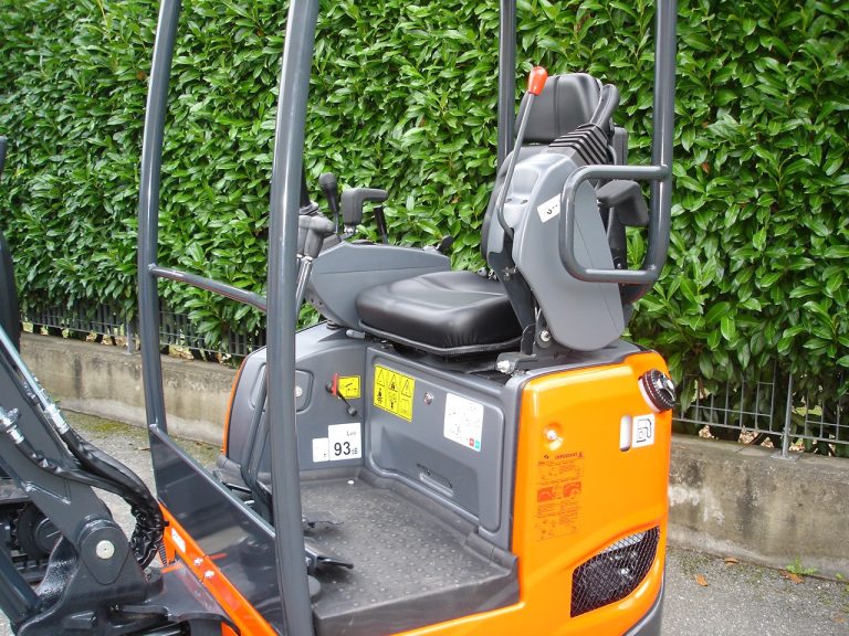 miniescavatore-eurocomach-es-18-zt-girosagoma-nuovo-carro-allargabile-pronta-consegna- (1)
