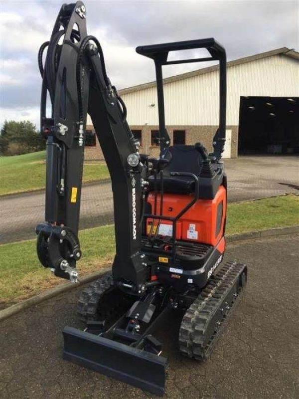 miniescavatore-eurocomach-es-18-zt-girosagoma-con-benna-fossi-120-cm-attacco-rapido-carro-allargabile-video